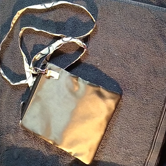 Gloveit shoulder slimline triple pocket purse - Picture 4 of 5